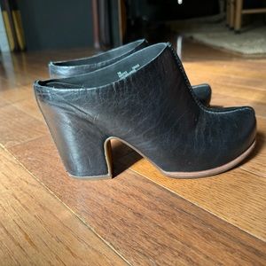 Kork-ease black leather ladies mule